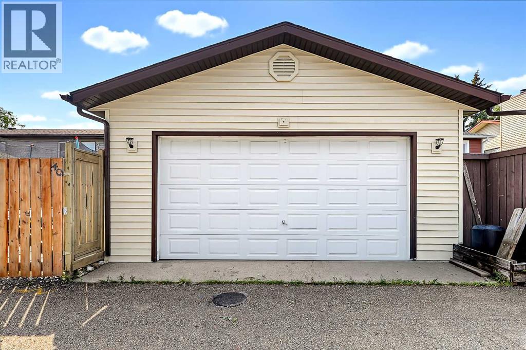 40 River Valley Crescent SE - Image 40