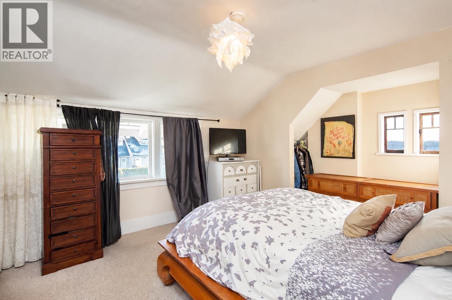 1325/27 LABURNUM STREET, Vancouver