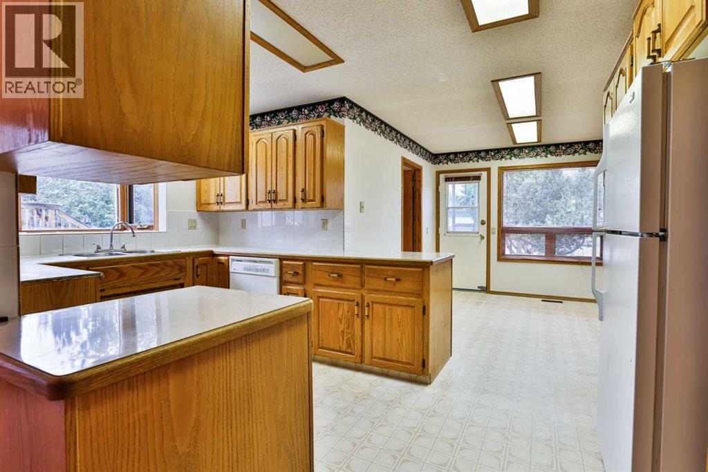 527 2 Street N - 15
