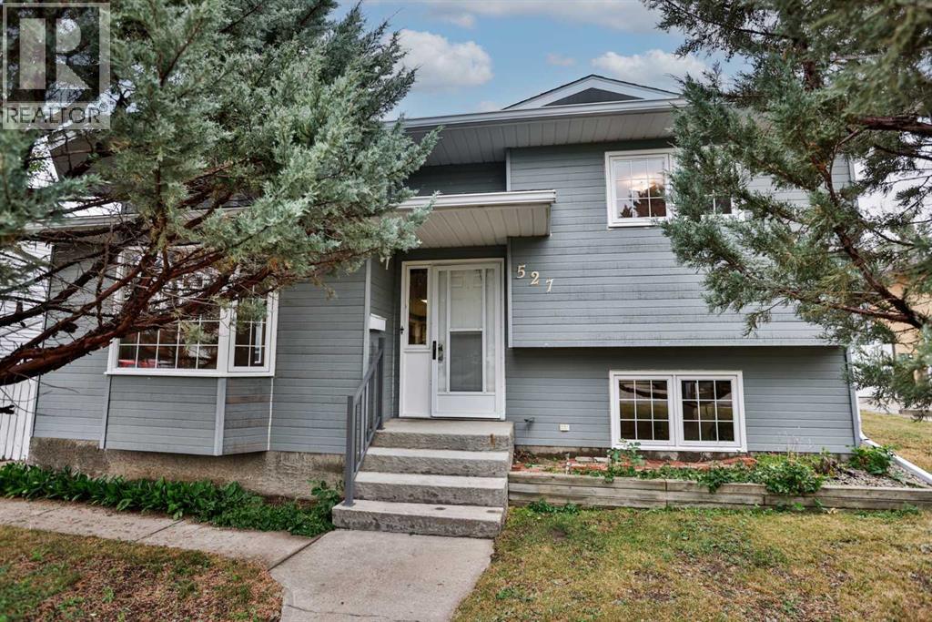 527 2 Street N - 2