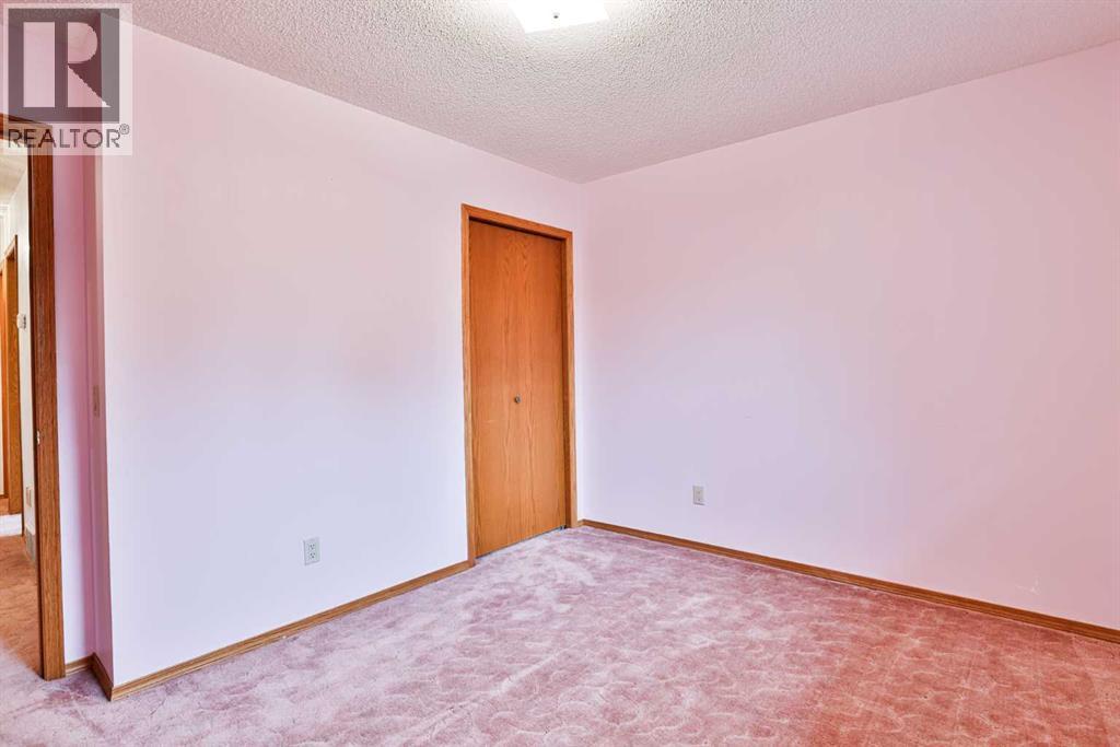 527 2 Street N - 21