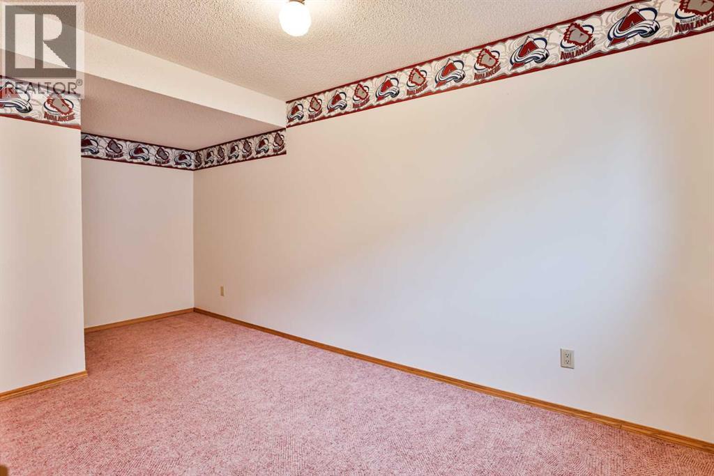 527 2 Street N - Image 30