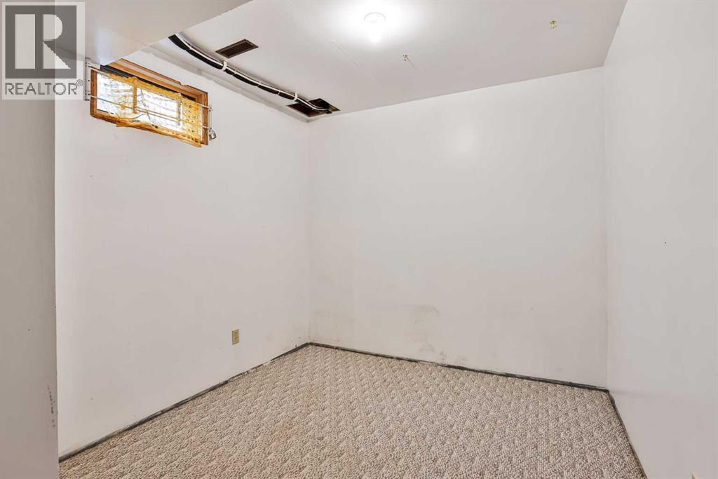527 2 Street N - Image 34