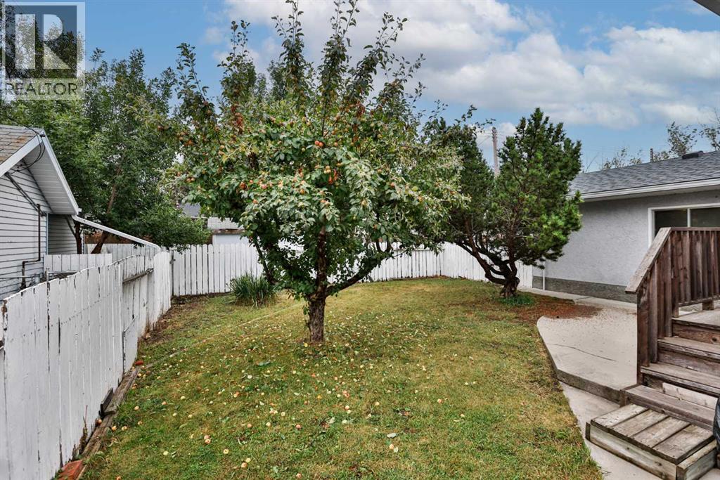 527 2 Street N - 4