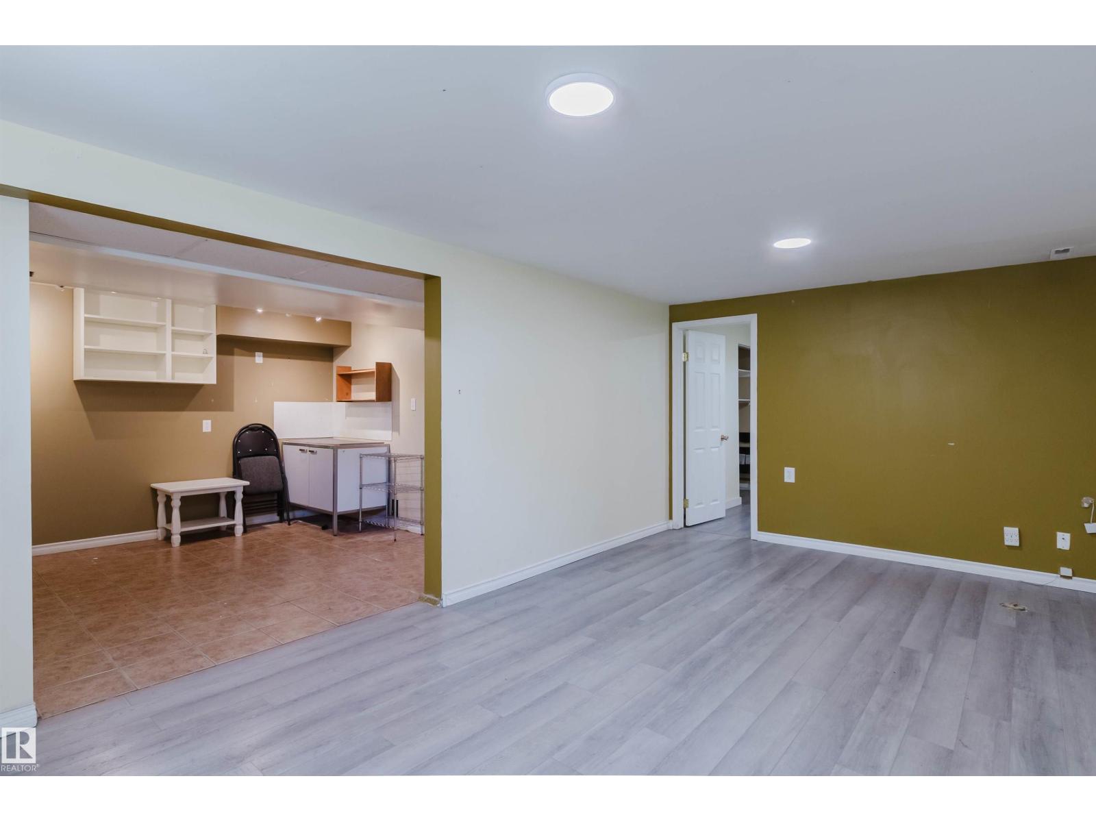 9606 163 ST NW - 24