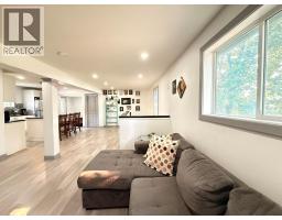 4pc Bathroom - 4954 Stevens Avenue, Canal Flats, BC V0B1B0 Photo 6