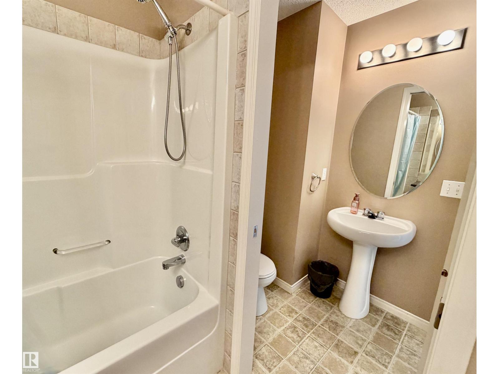 36 NEWCASTLE CLOSE - Image 12