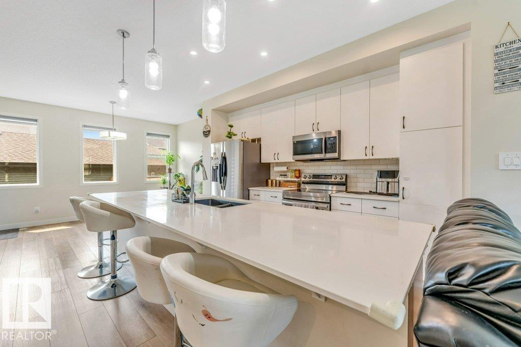 5315 22 AV SW - 9