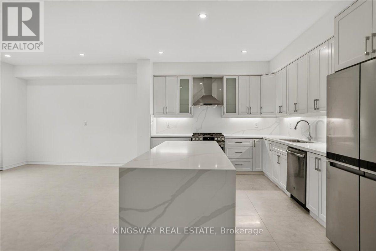 8 MONKTON CIRCLE - 13
