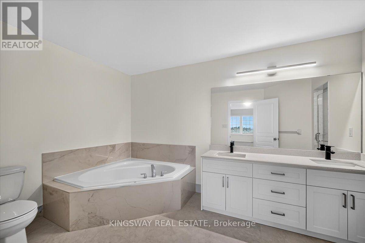 8 MONKTON CIRCLE - 26