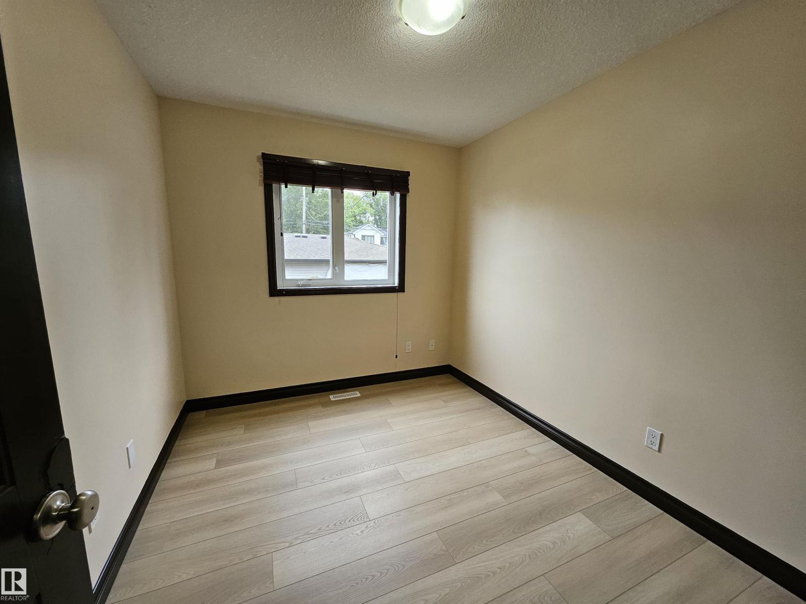 11625 88 ST NW - 31