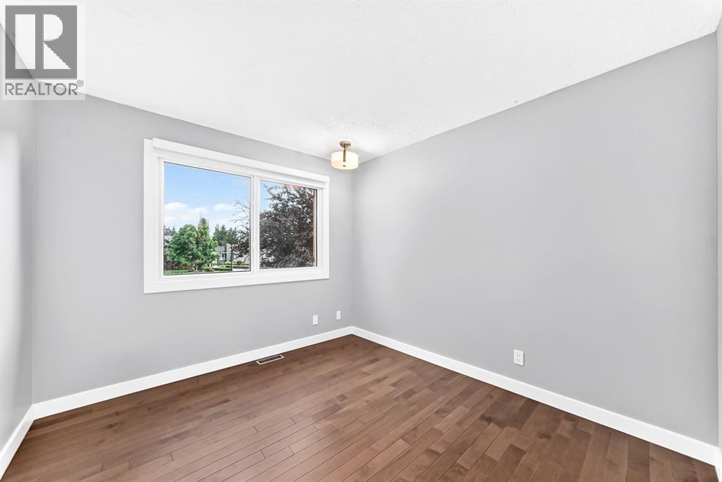 39 Woodfield Crescent SW - Image 21
