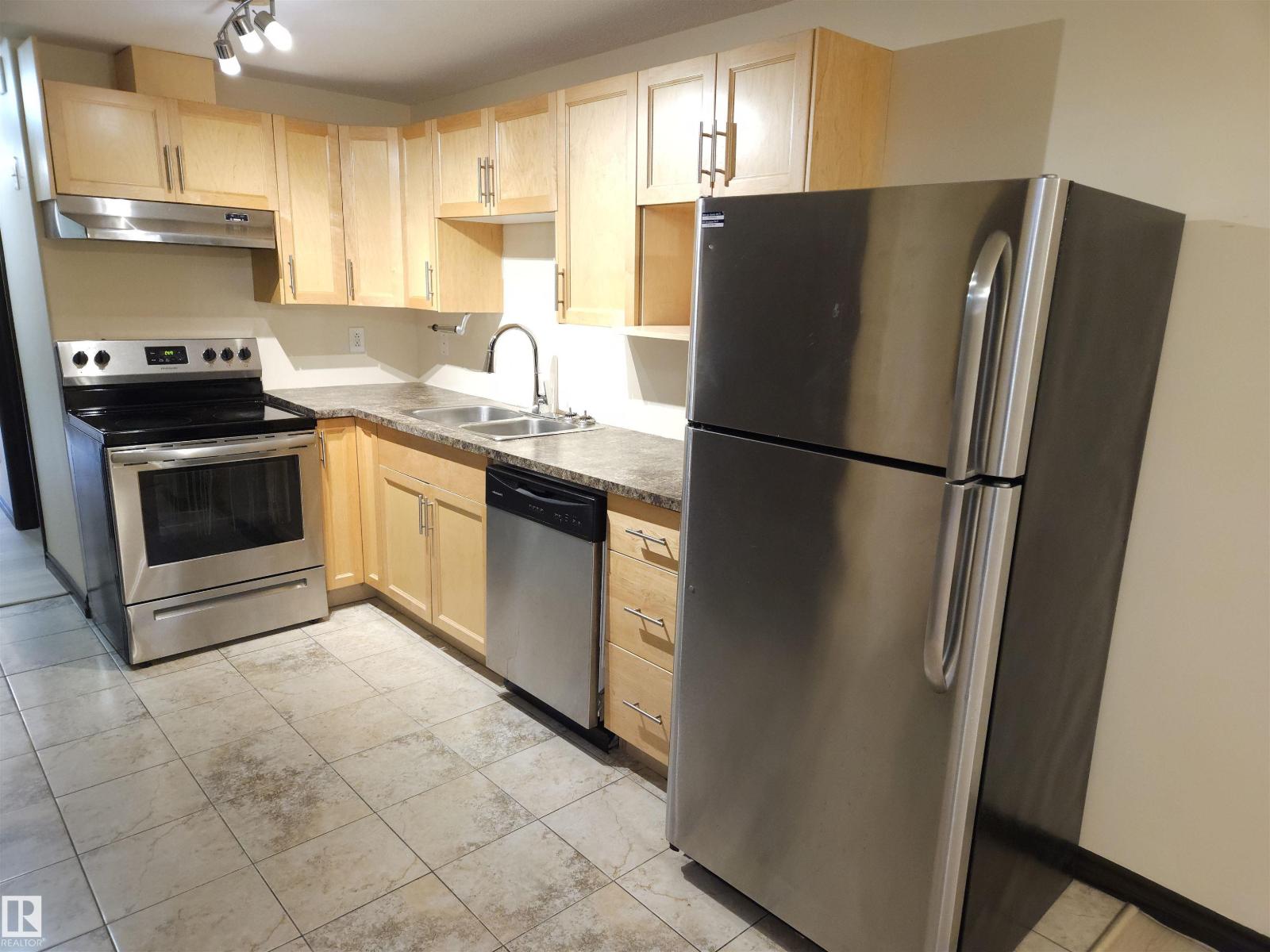 11625 88 ST NW - 38