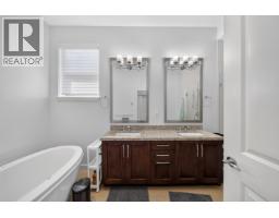 5066 Springs Boulevard, Delta, BC V4M0A7 Photo 34
