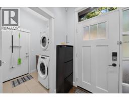 5066 Springs Boulevard, Delta, BC V4M0A7 Photo 15
