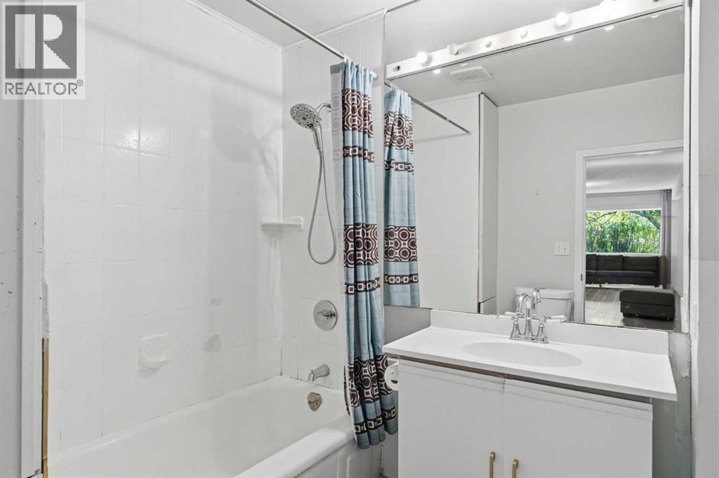 211 7 Street NE - Image 12