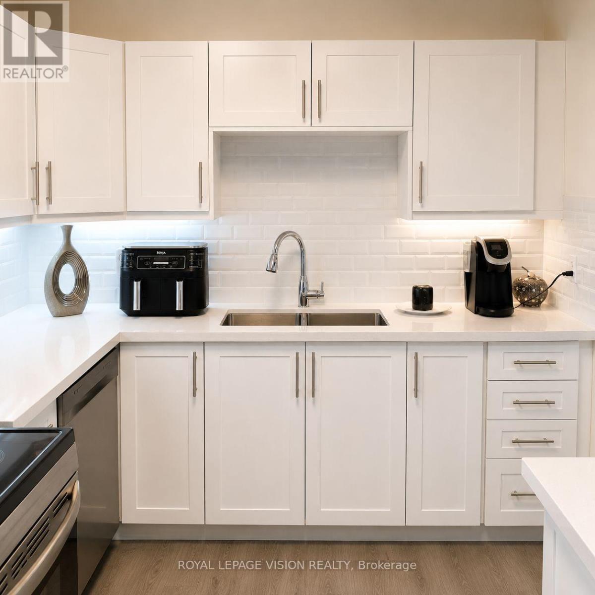 Photo of 895 Kennedy Road