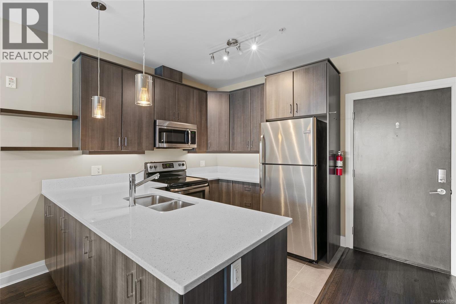 313 1145 Sikorsky Rd, Langford