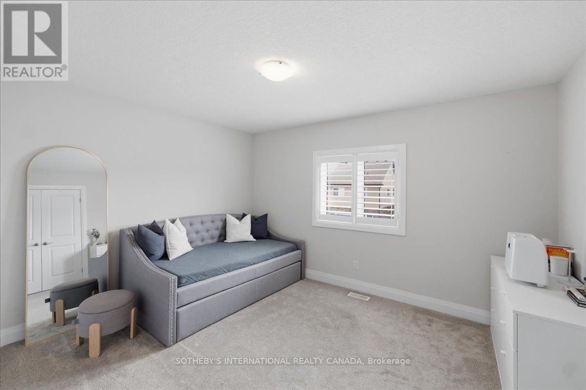 356 FREURE DRIVE - 21