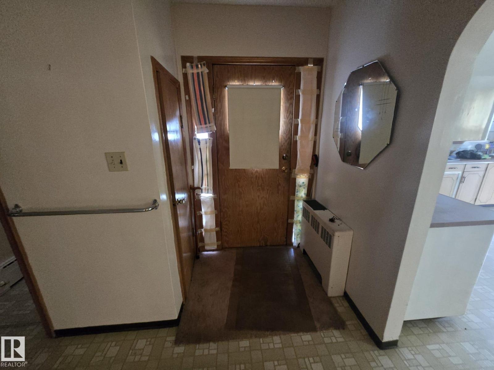 9839 81 AV NW - 8