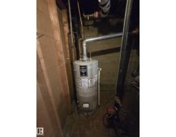 9839 81 Av Nw, Edmonton, AB T6E1W4 Photo 11