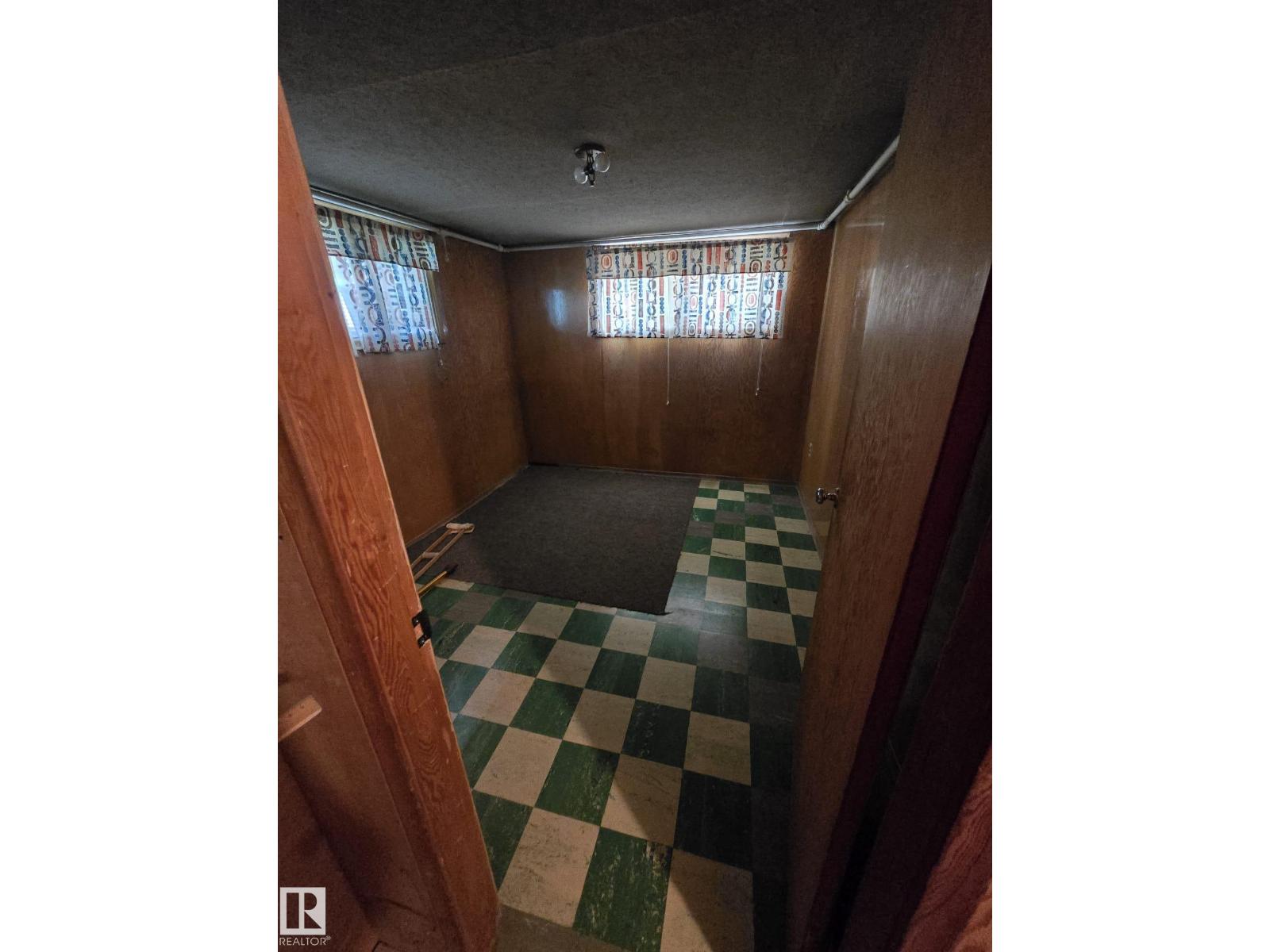 9839 81 AV NW - Image 10