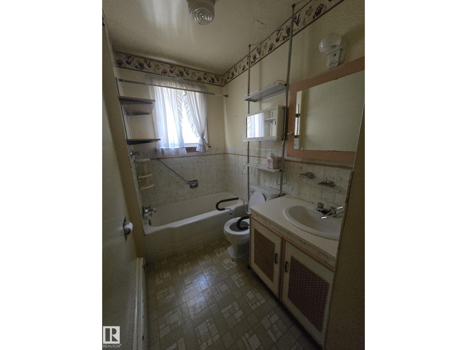 9839 81 AV NW - Image 9