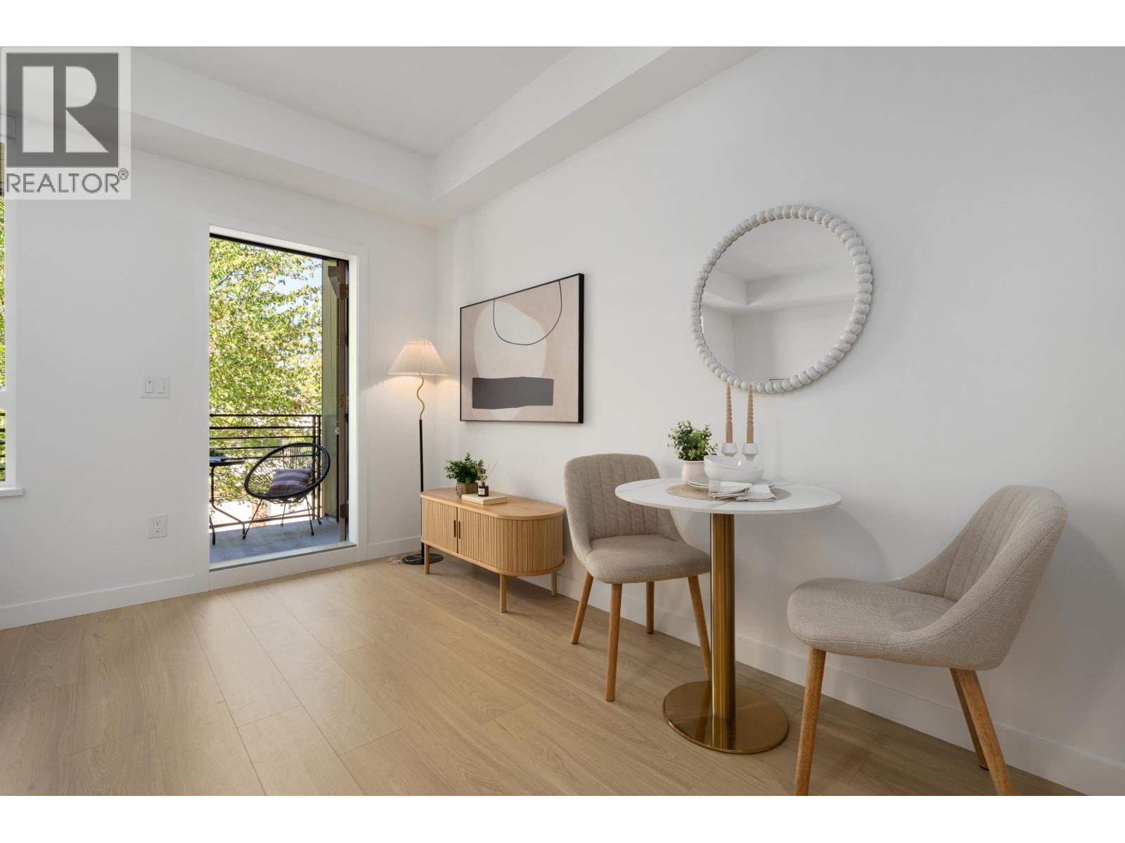 306 2450 GARDEN DRIVE, Vancouver