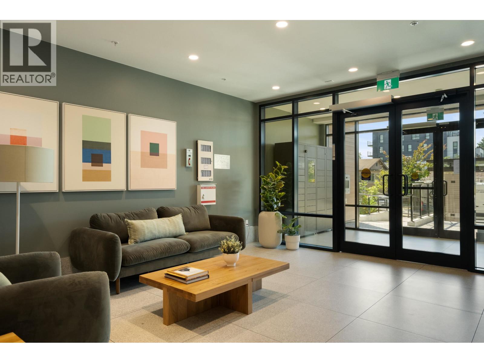 306 2450 GARDEN DRIVE, Vancouver