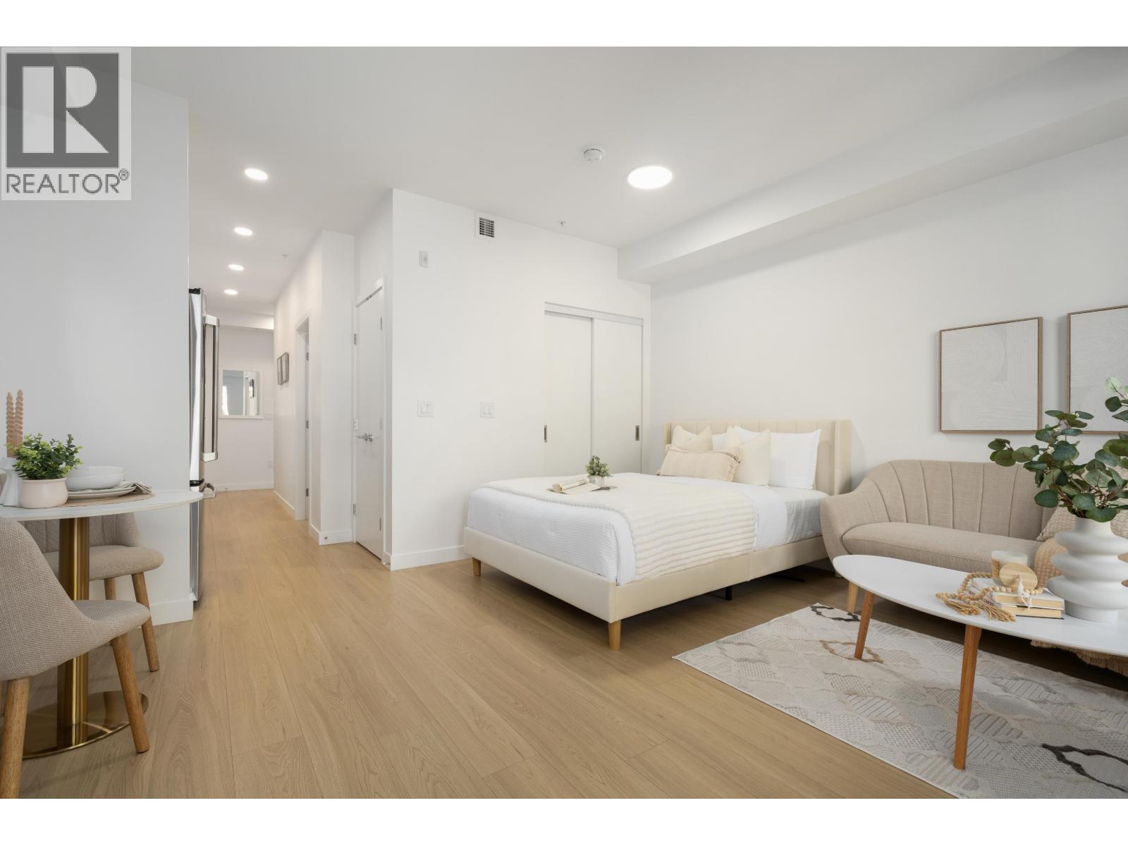 306 2450 GARDEN DRIVE, Vancouver