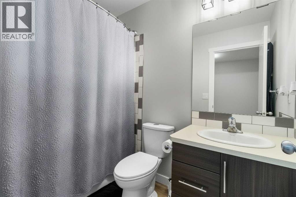8 Sullivan Close - 26