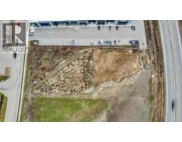 5480 Anderson Way, Vernon, BC V1T9V2 Photo 12