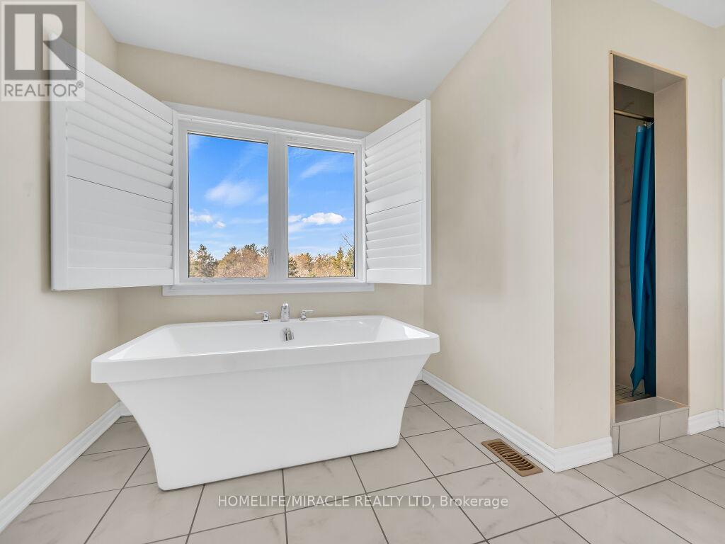 52 COMPASS TRAIL - 28