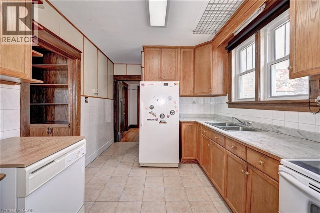 147 COURTLAND Avenue E - 13