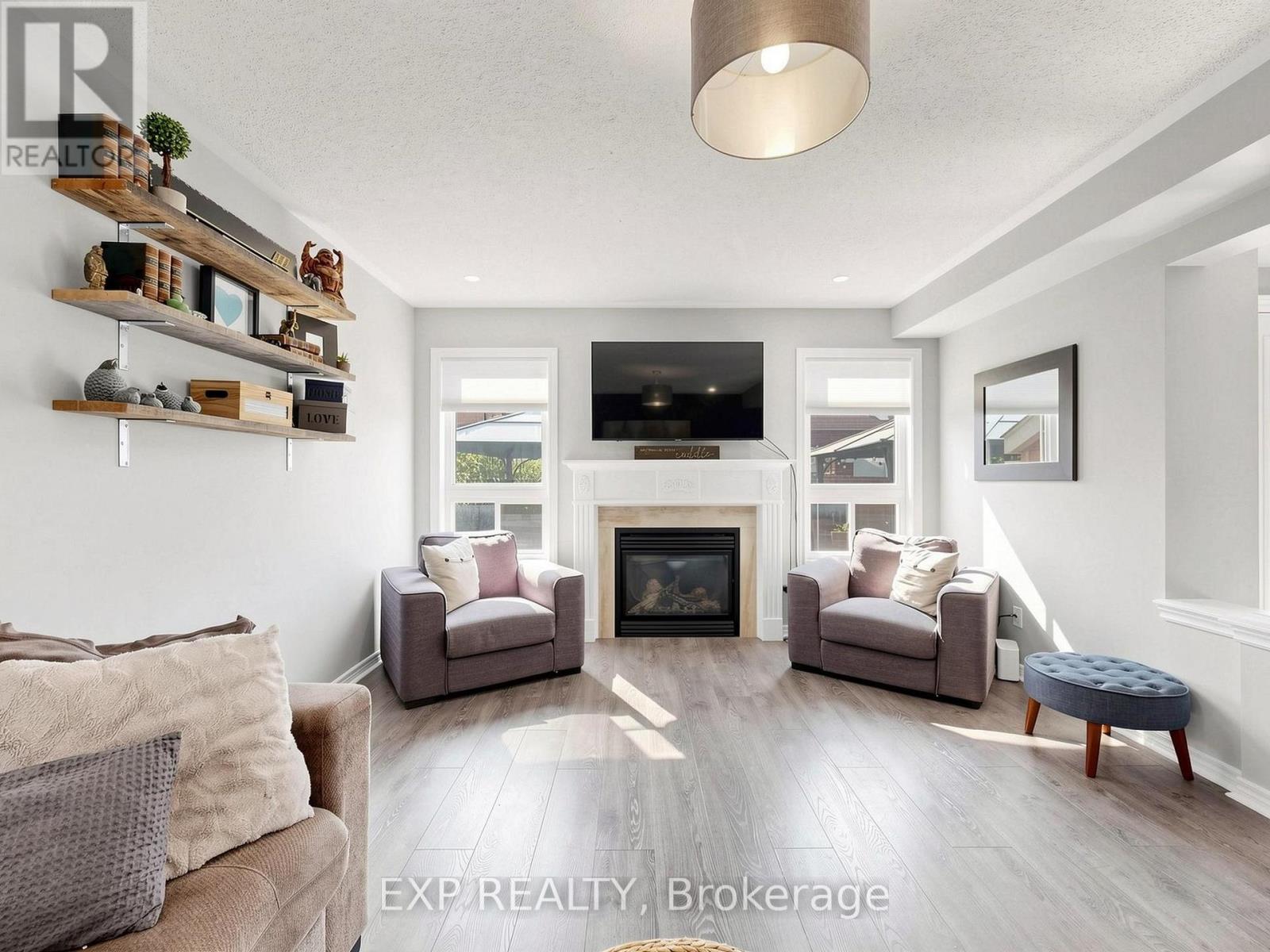 9 CARNESS CRESCENT - 12
