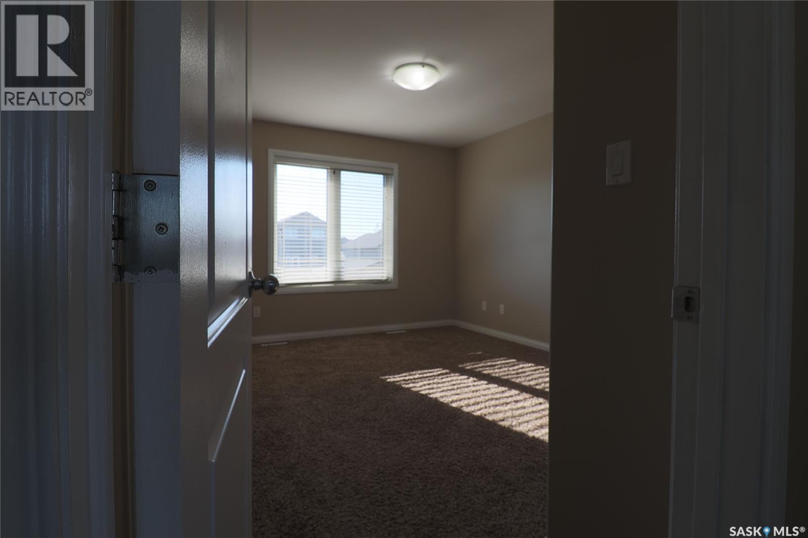 450 Geary CRESCENT - 20