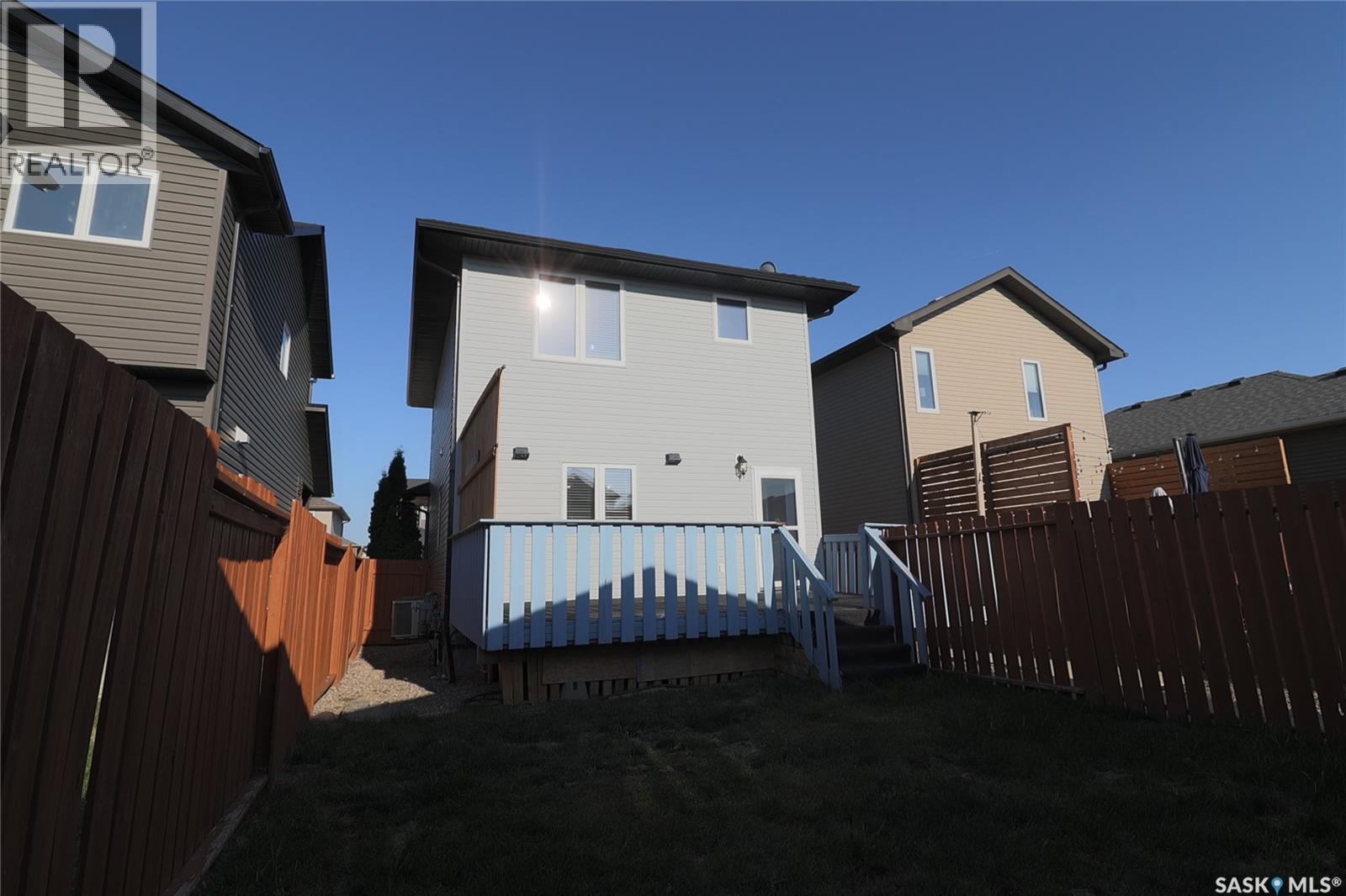 450 Geary CRESCENT - 72