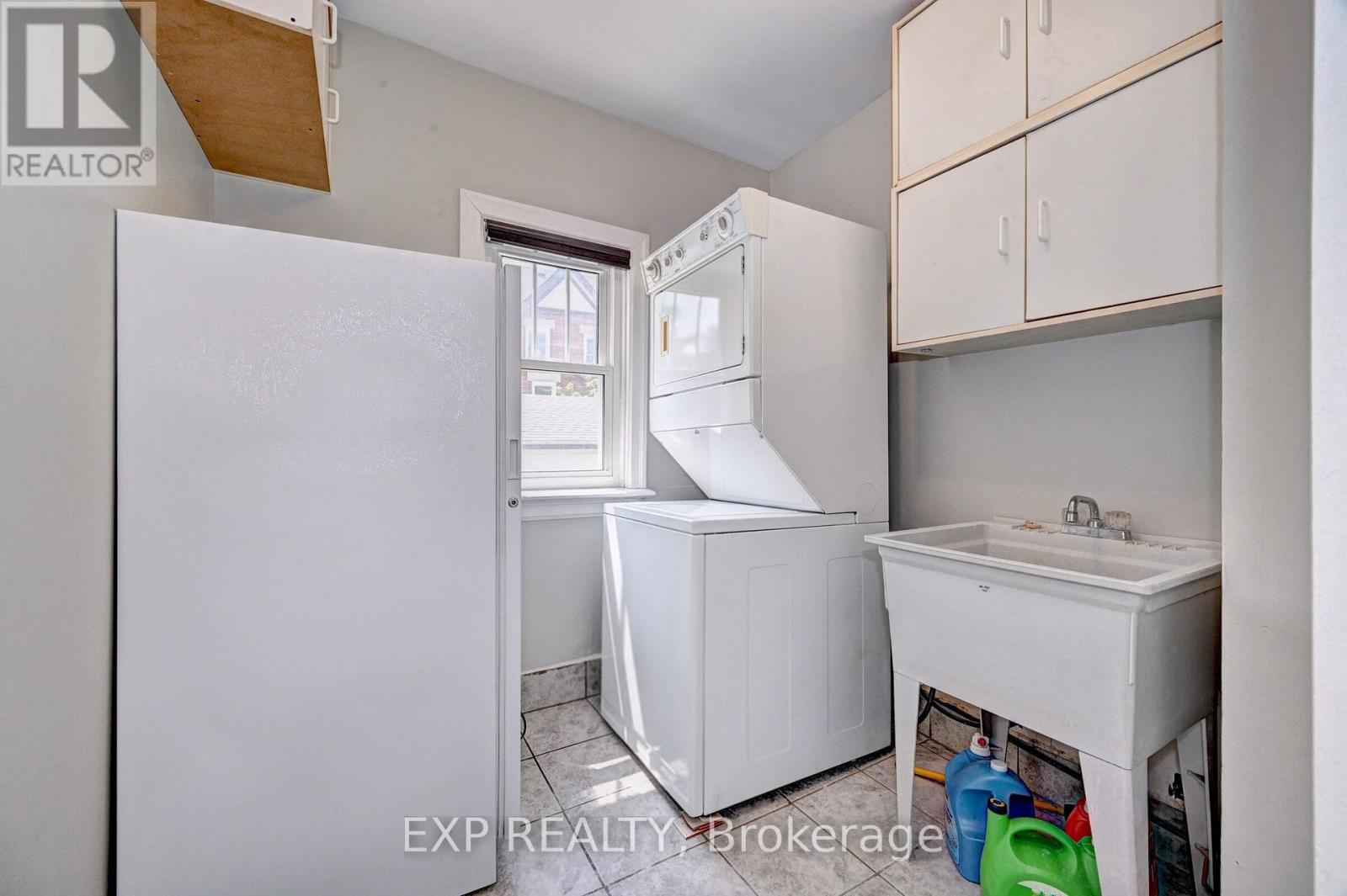 147 COURTLAND AVENUE E - 18