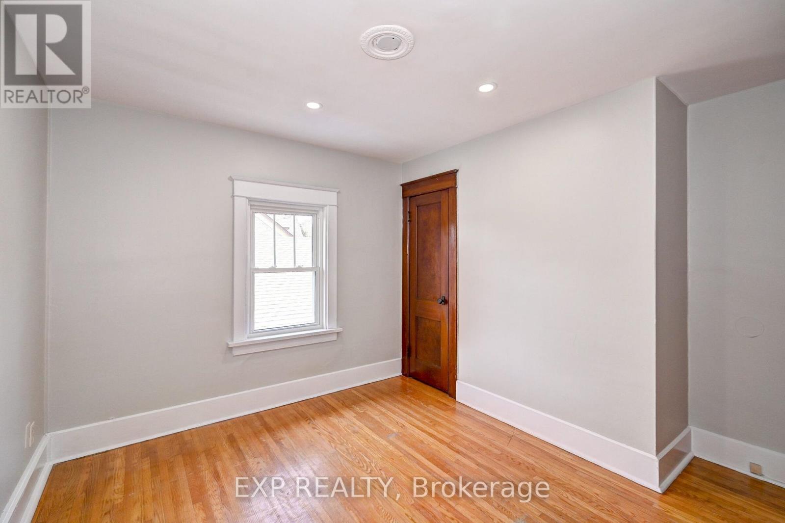 147 COURTLAND AVENUE E - 29