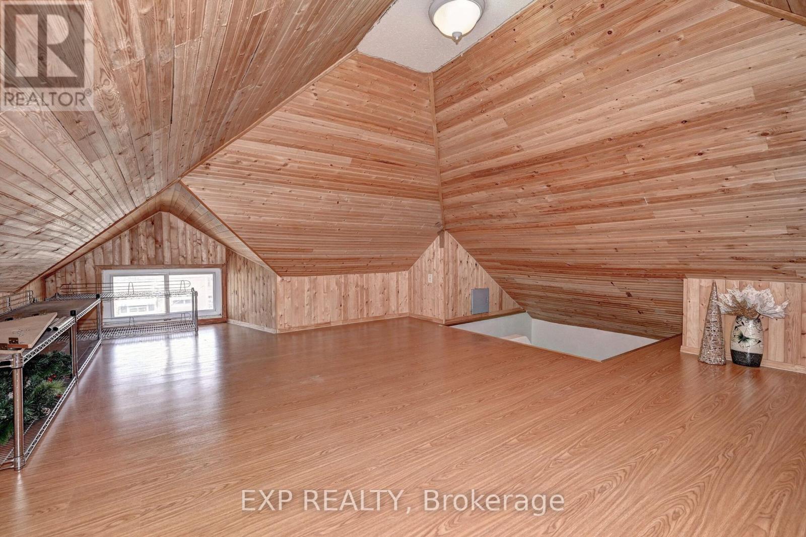 147 COURTLAND AVENUE E - Image 35