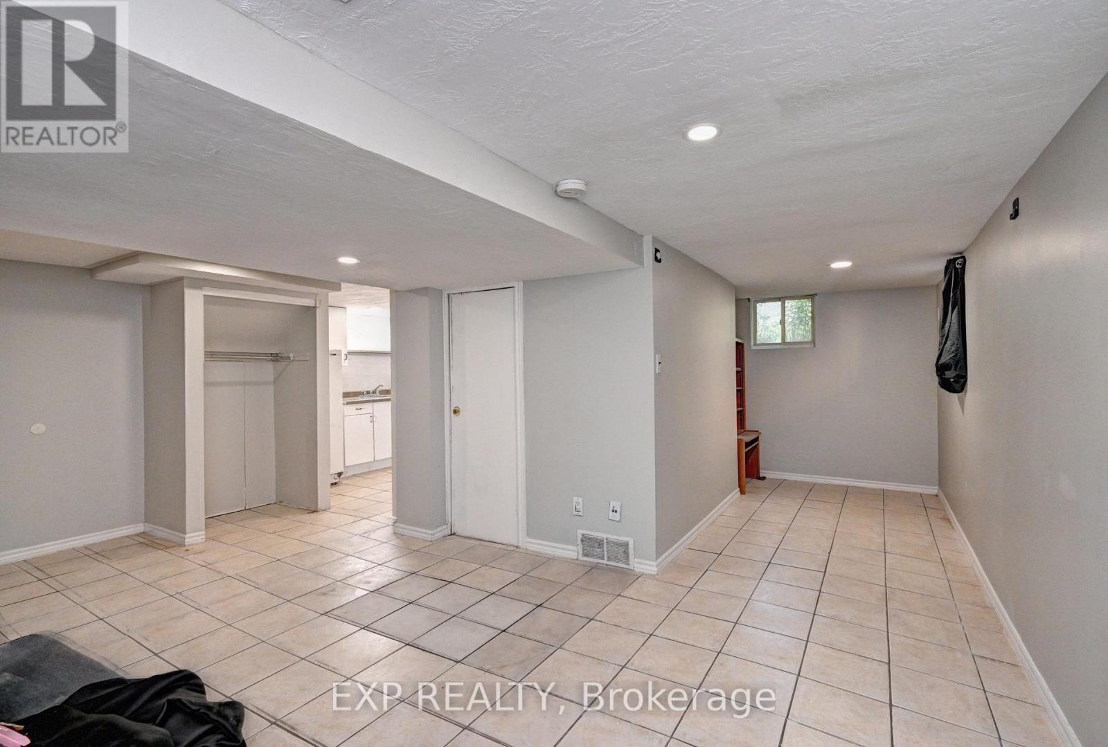 147 COURTLAND AVENUE E - Image 42