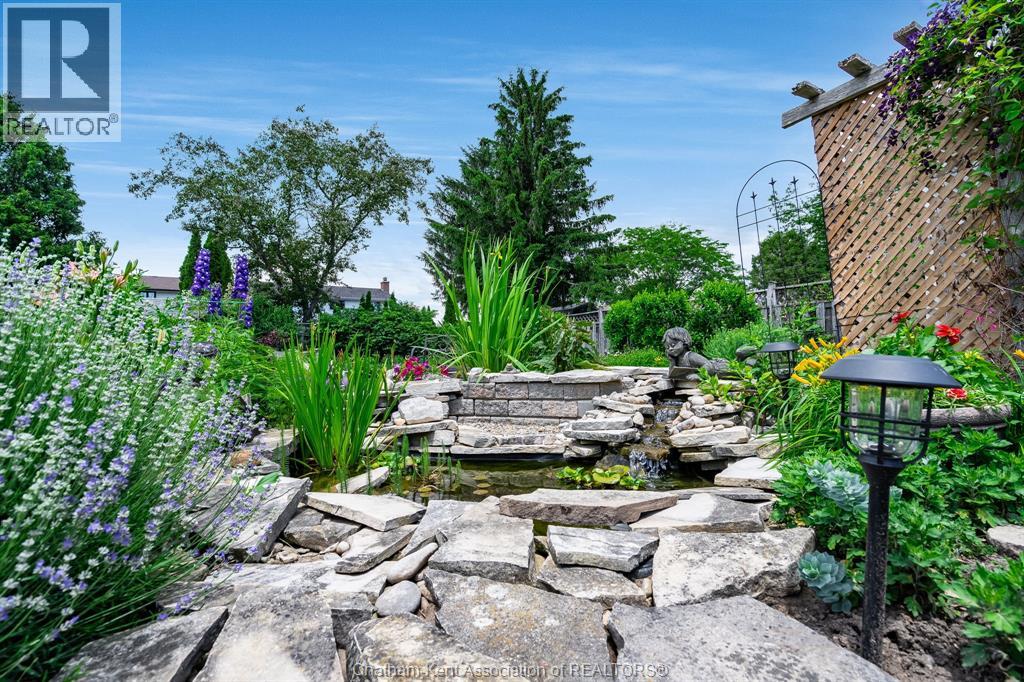 175 Sylvester DRIVE - Image 32