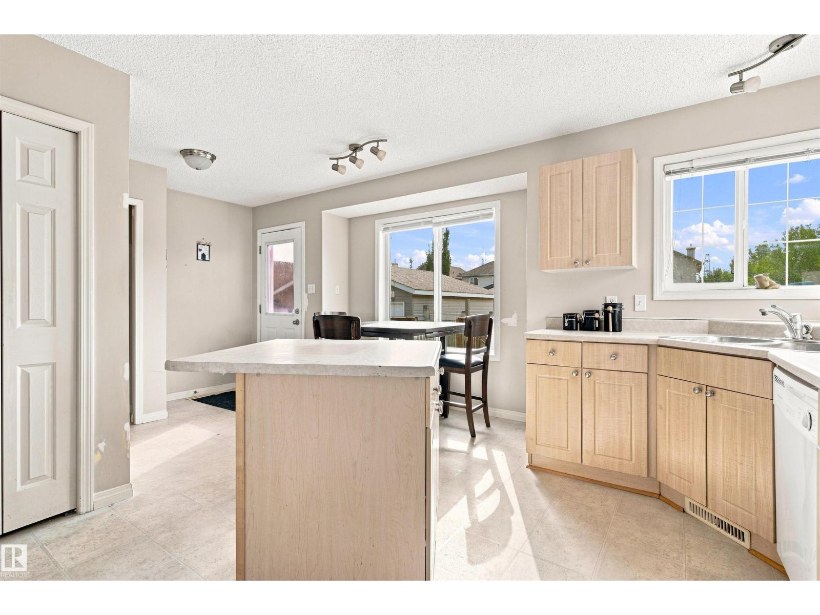 204 84 ST SW - 12