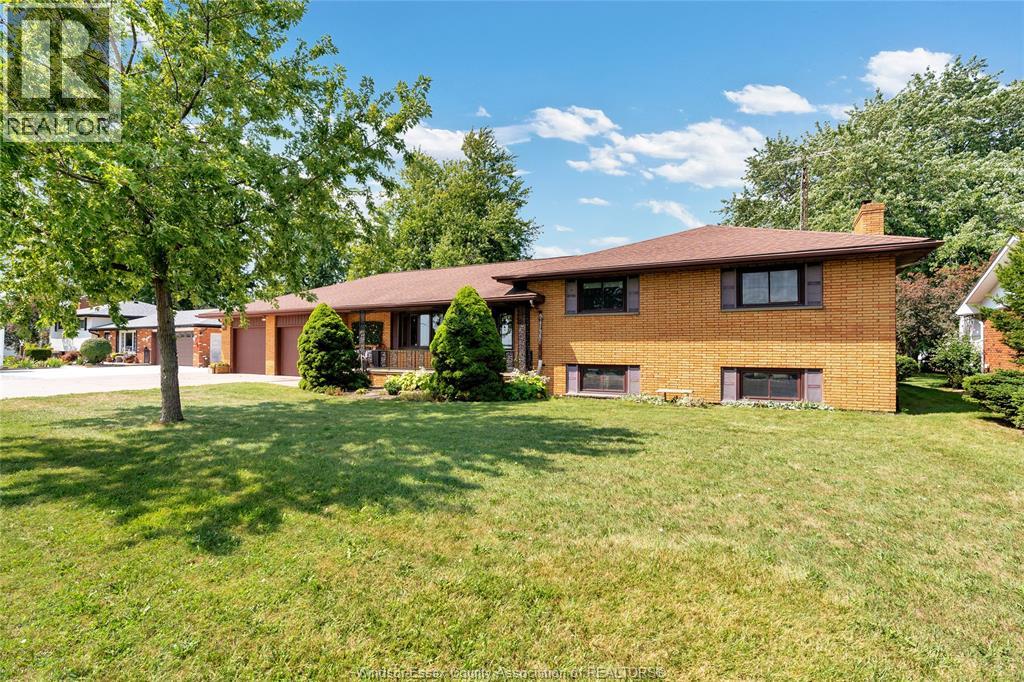 1233 County Rd 27 - 1