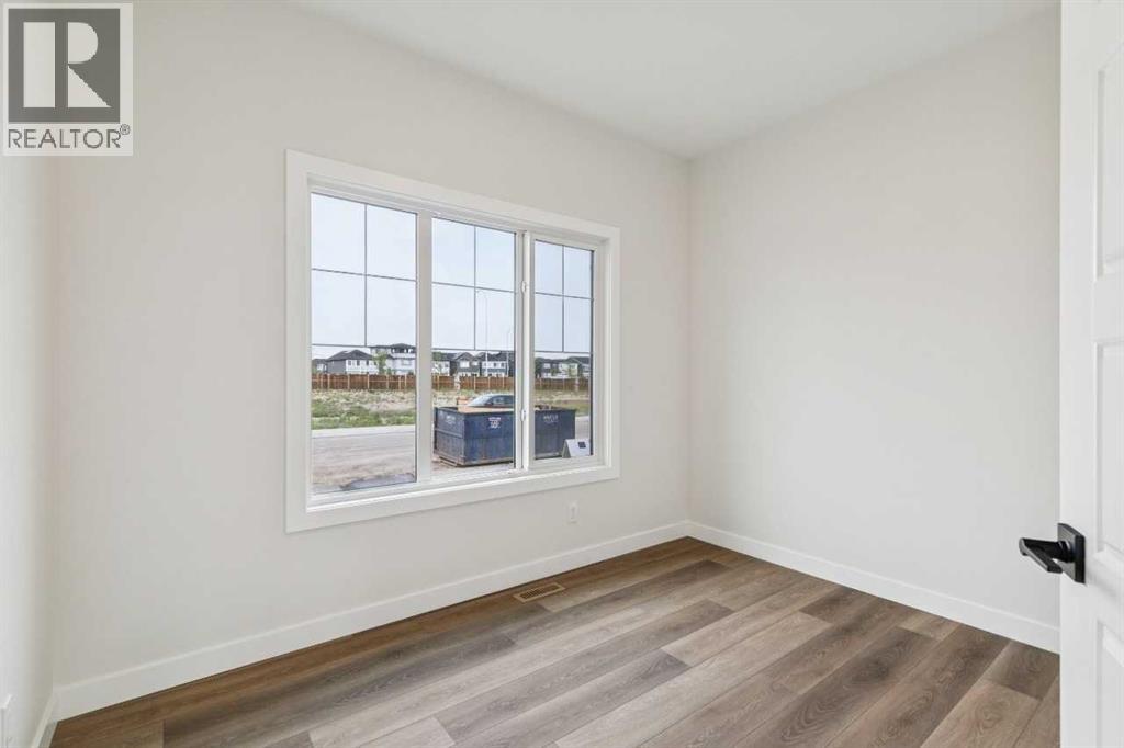 467 Buffaloberry Manor SE - 5