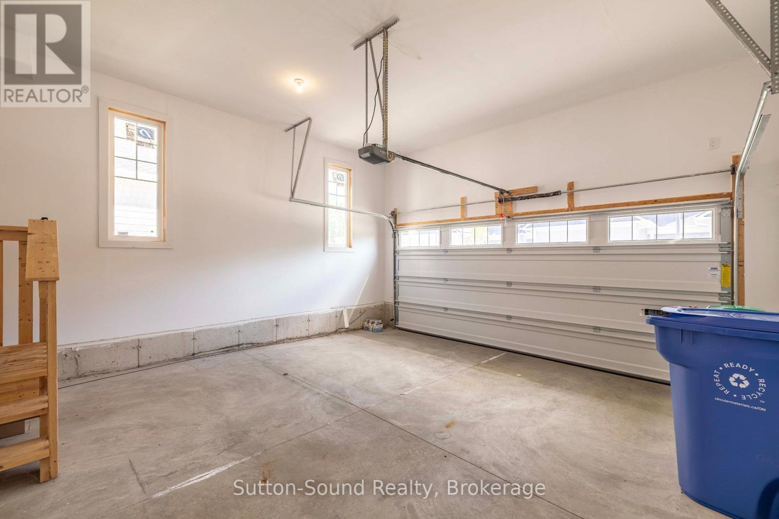 #25 306 SANDPIPER LANE - 36
