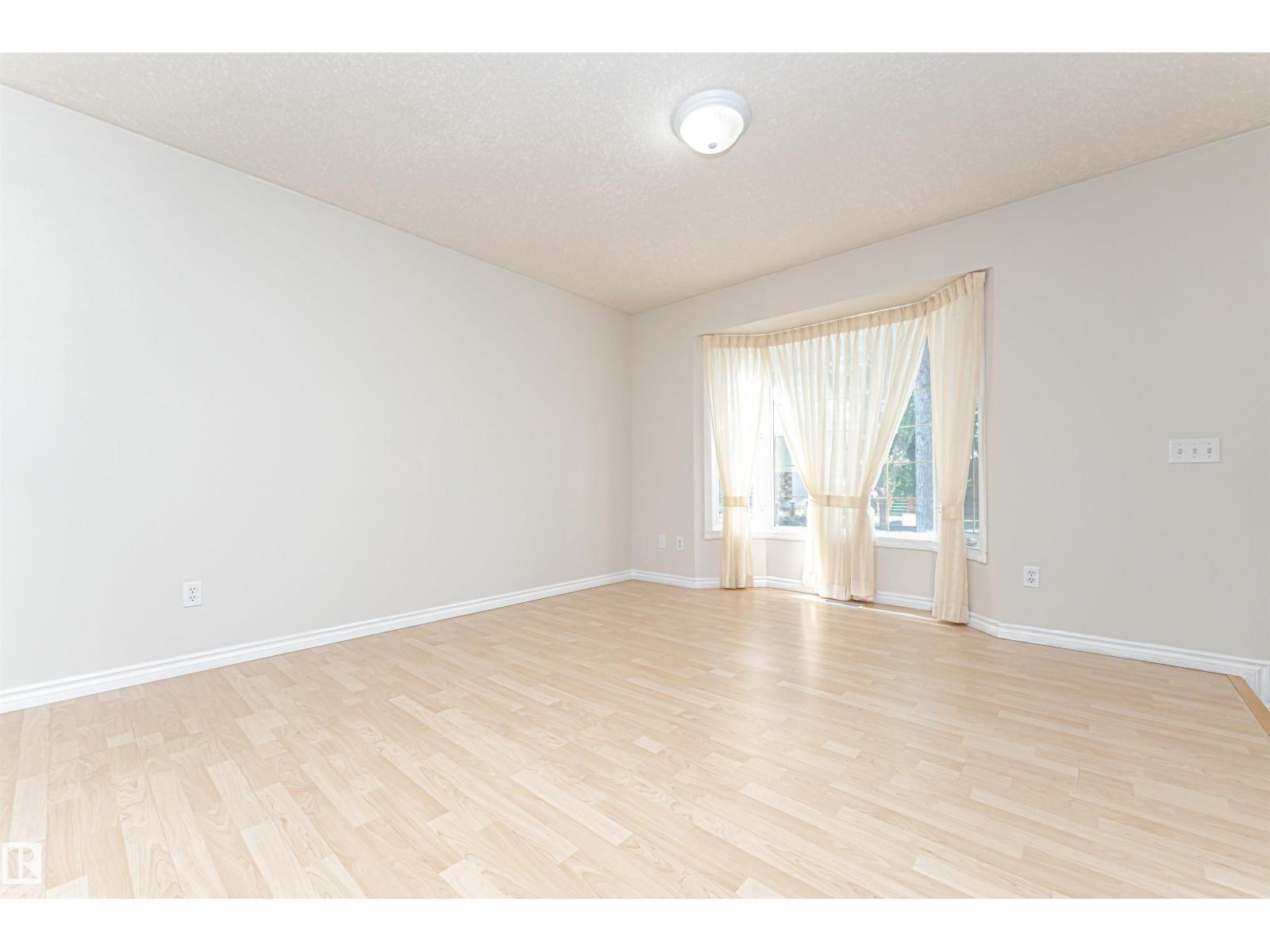 12241 93 ST NW - 7