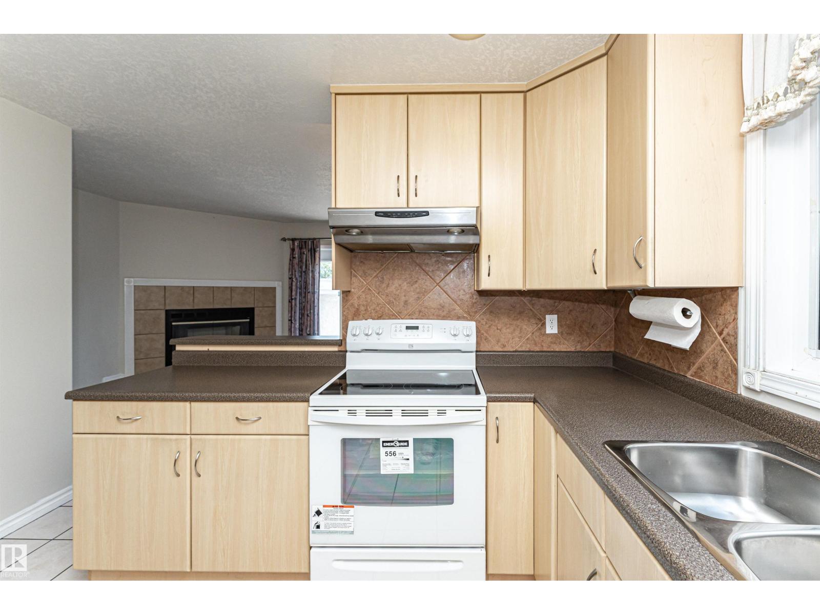 12241 93 ST NW - 15