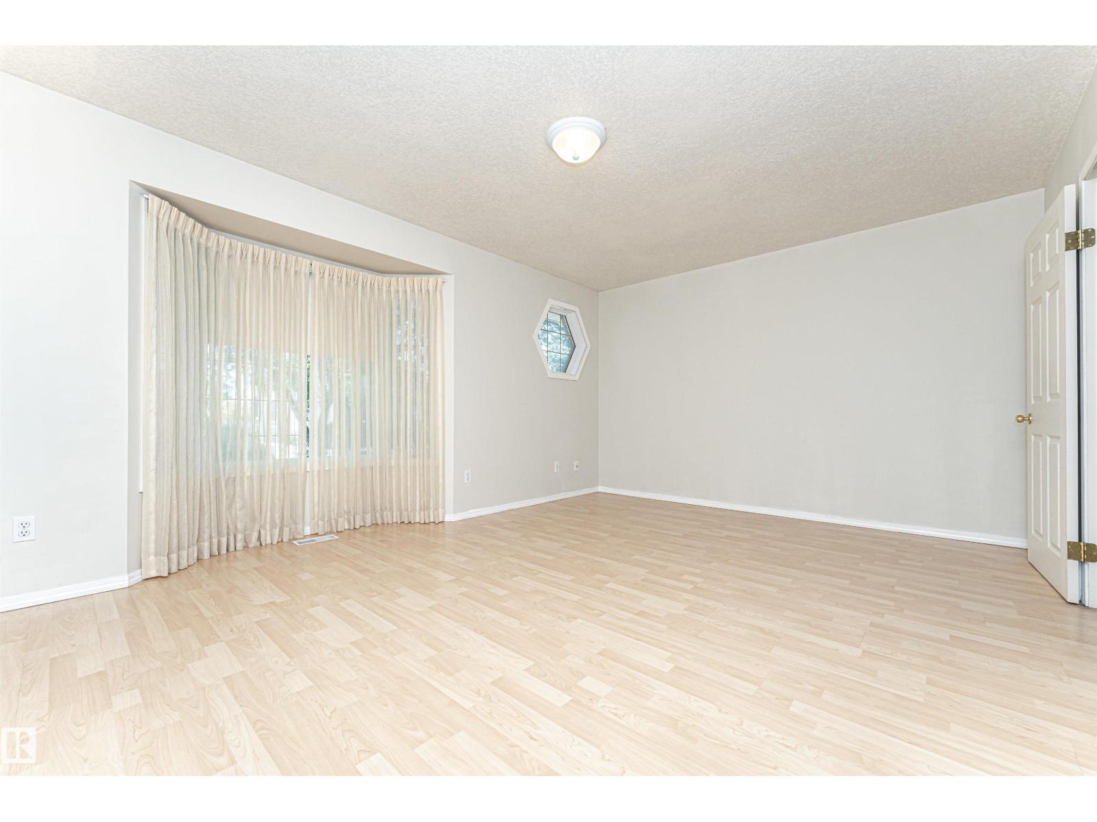 12241 93 ST NW - Image 30