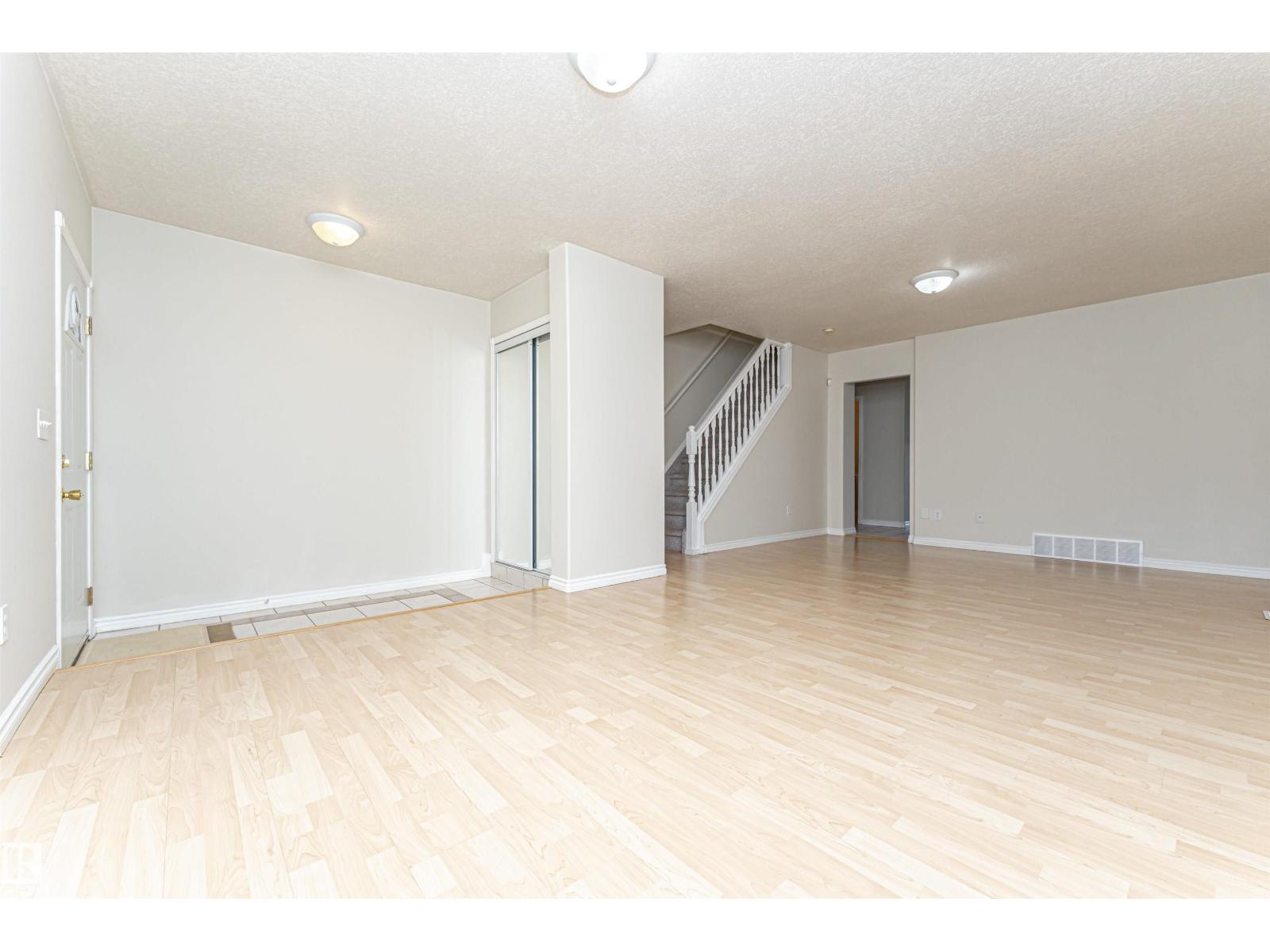 12241 93 ST NW - 8